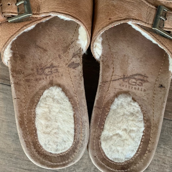 UGG buckle top leather sandal - Picture 2 of 7